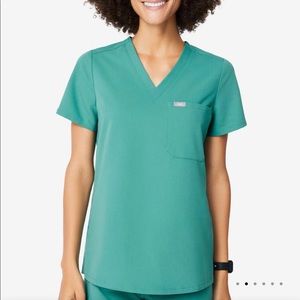 FIGS Catarina Top in Marine - Size Small